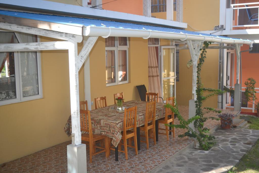 Merlin Guest House Nouvelle Découverte Exterior foto